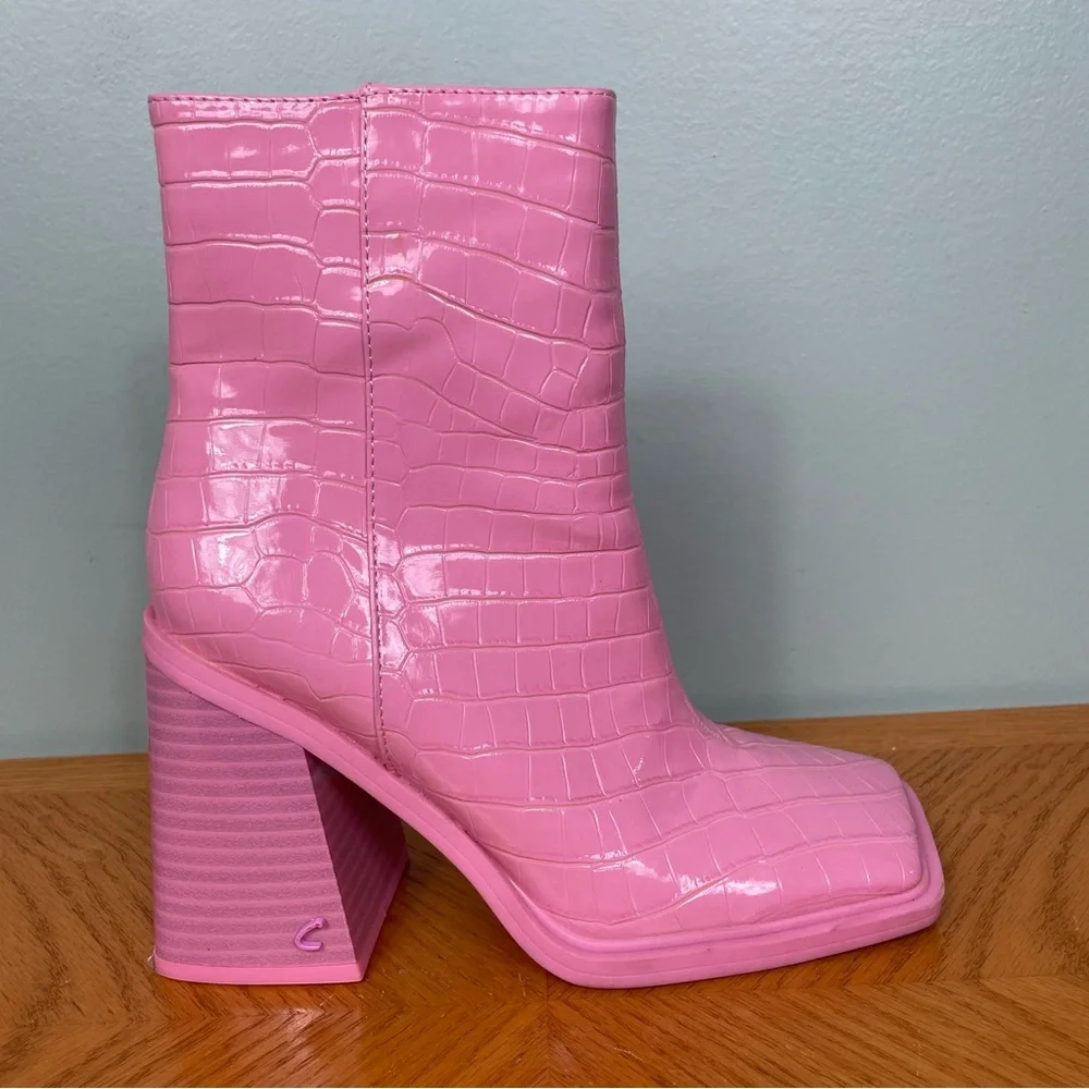 Circus by Sam Edelman Pink Croc Layla Embossed Block Heel‎ Bootie Boot Size 6